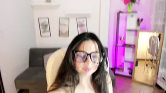 kylie_fire (12-19-2025) boobs