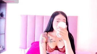 violet_myerrs porn cam 19 December 2025