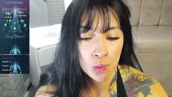 isabella_collen_v armpits 19 December 2025