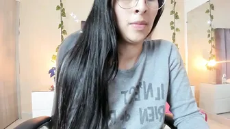 sofia_olsen_ latina video cam