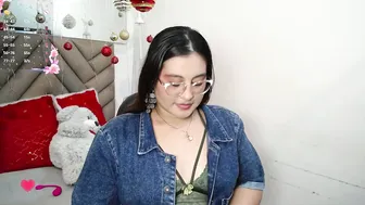 heluejamil on webcam 12-19-2025