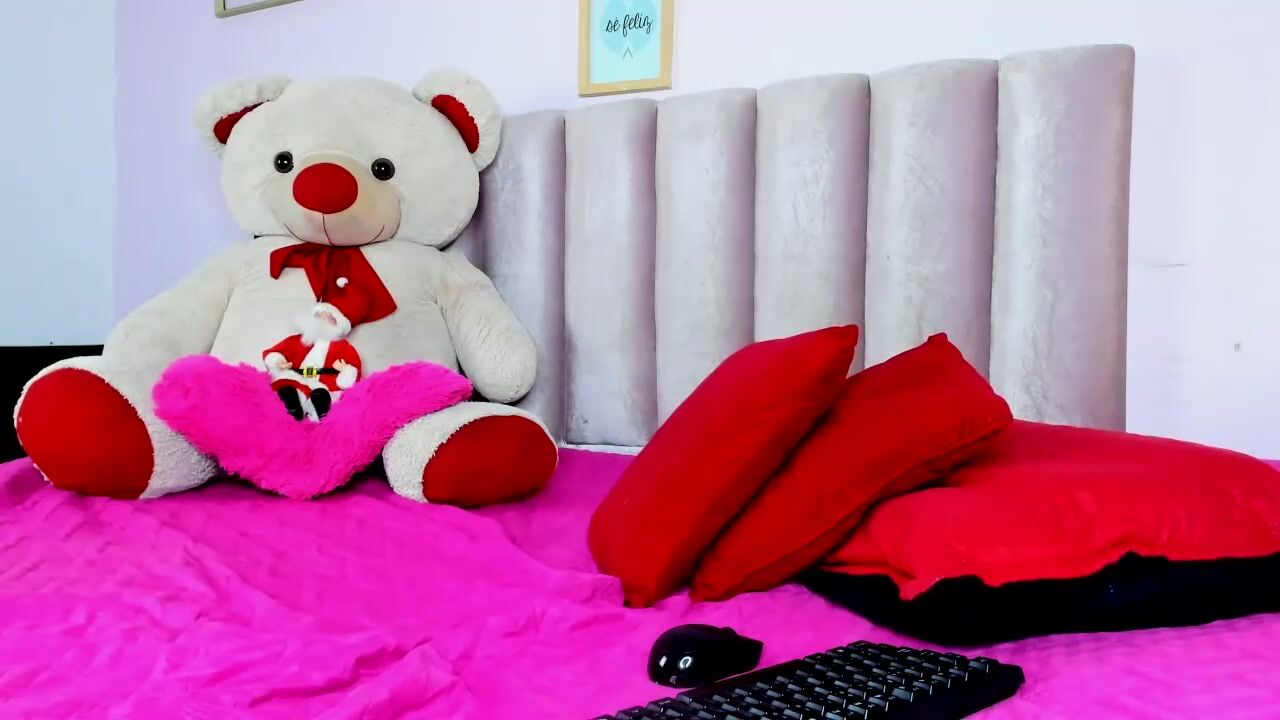 ashley_mos_ porn video (12/19/2025)