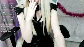 Sia_hart blonde 20 December 2025