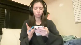 luvrxstarx latina (12/20/2025)