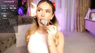 Chloevelvetx nude cam 12-20-2025