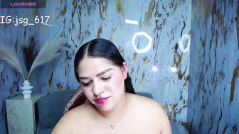 Dayan_v_ posing on webcam nude video chat