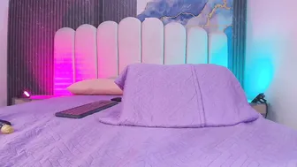 _diionne smalltits webcam video