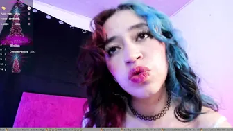 moon_sofii webcam chat (12-21-2025)