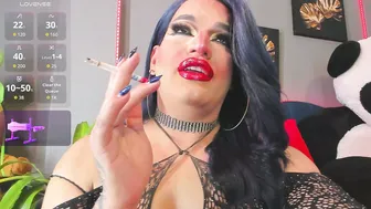 Misskassandraa_ cum posing on webcam