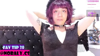 Hey_noraly posing on webcam - (12/21/2025)