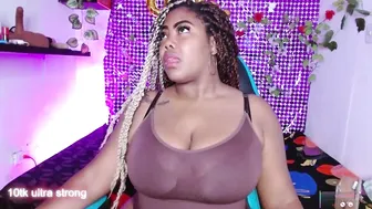 Niawk_ interactivetoy on webcam