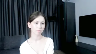 shanellwreath skinny posing on webcam