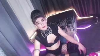 ur_dominatrix (12-22-2025) heels