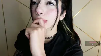 hollyxx_ 06-11-2025