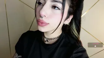 hollyxx_ 06-11-2025