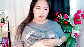 sugarbelle_ wifematerial posing on webcam