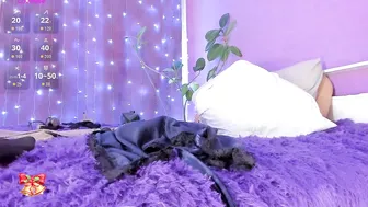 Nicablueeyes dildo 12-22-2025