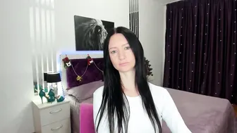 Nikalewis brunette (12-22-2025)