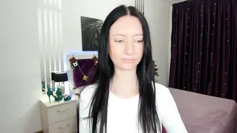 Nikalewis brunette (12-22-2025)