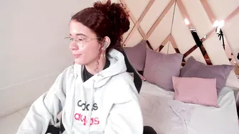 avrilwayne feet cam nude