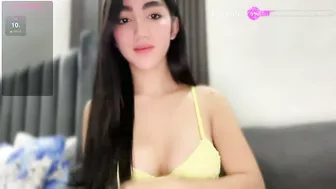 sweetestmallow girlfriendmaterial (12/22/2025)