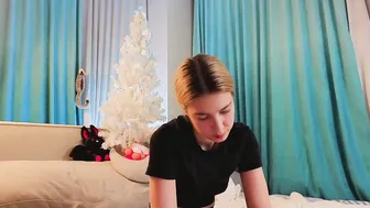 Jolyndeb shy - (12/22/2025)