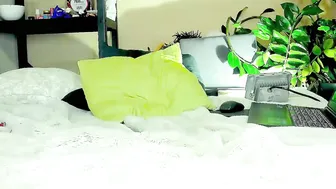 Smile_dance_ on live cam (12/23/2025)