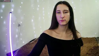 Littleahwitch video cam - (12/23/2025)