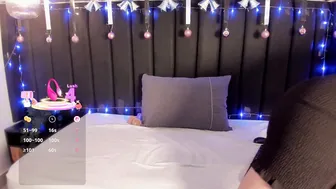 cristina_joy posing on cam (12/23/2025)