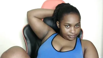 african001 bigboobs 12-23-2025