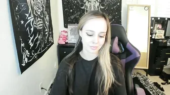 Luna_lovelyy lovense 12/24/2025