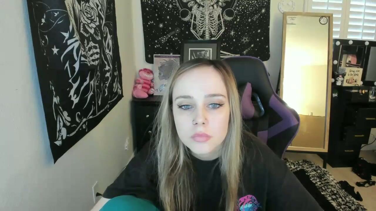 Luna_lovelyy lovense 12/24/2025
