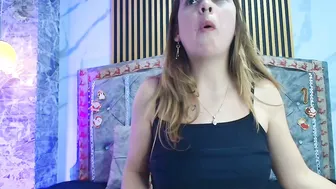 Angieluxx_ on webcam (12/24/2025)