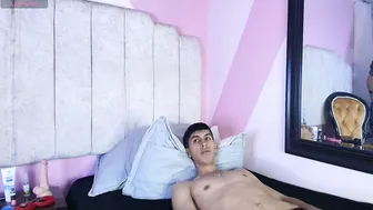 bella_damon_ chat sex cam (12/24/2025)