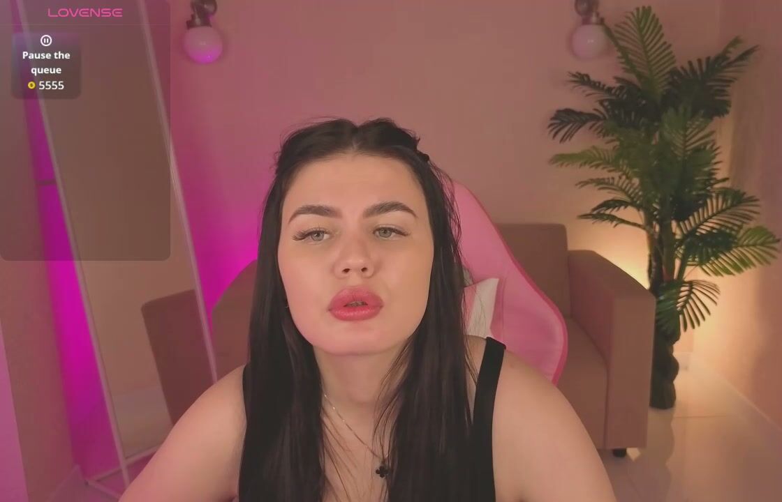 miaevelyn bigboobs 24-Dec-2025