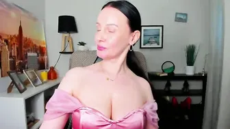 velvet_jasmine video cam (12/24/2025)