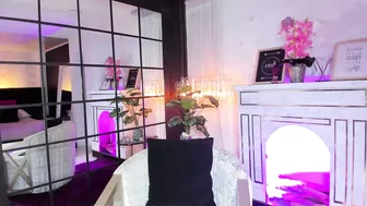 lia_thompson09 06/12/2025
