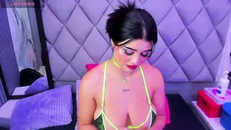 Venusowen_ 24-Dec-2025 live on cam