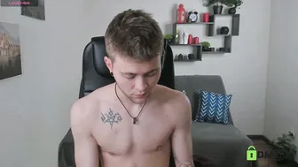 Tomas_norton posing on webcam 24 December 2025