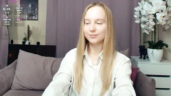 nicolavanderbie shy 24 December 2025