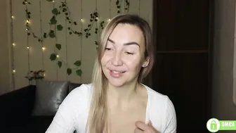 Ay_kiss_jully shy live cam video