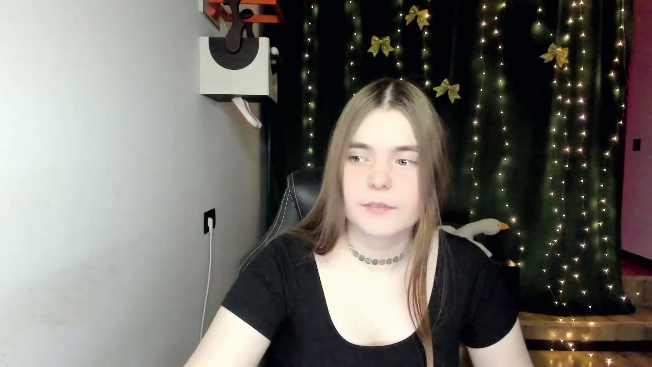 miraa_bloom video 12/25/2025