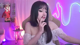 lii_luu (12/25/2025) smalltits