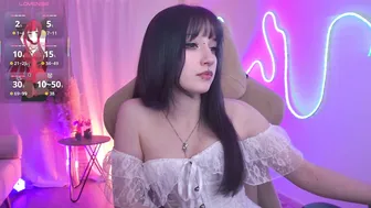 lii_luu (12/25/2025) smalltits