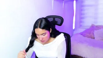 caroline_rodriguez_9 webcam show (12/25/2025)