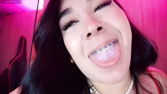 leahtemptation on cam 12/25/2025