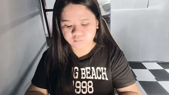 _natalieey chubby posing on webcam