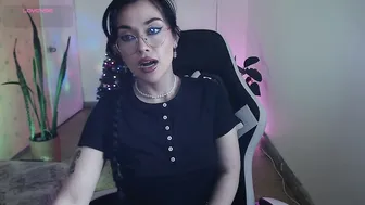 Elly_uwuw cam video 27-Dec-25