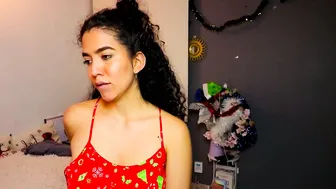maithe_perroni on webcam 12/27/2025