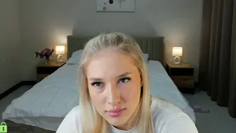 chloe_alba 18 cam nude